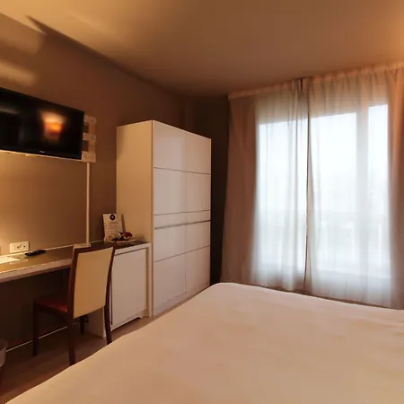 레퍼블리카 마리나라 4* 피사